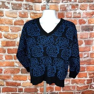 Vintage grandma sweater blue roses vneck shorter style almost cropped size L